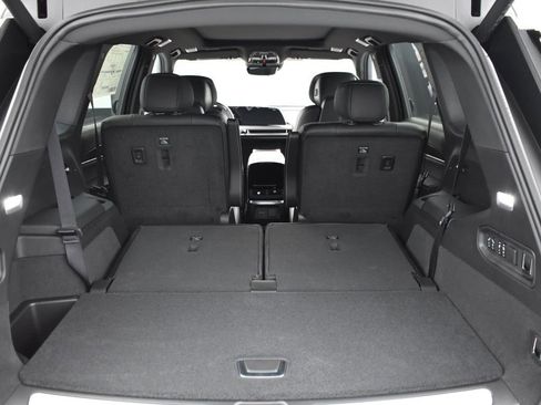 New 2026 Cadillac Vistiq Sport w/ LPO, Floor Liner Package image 35