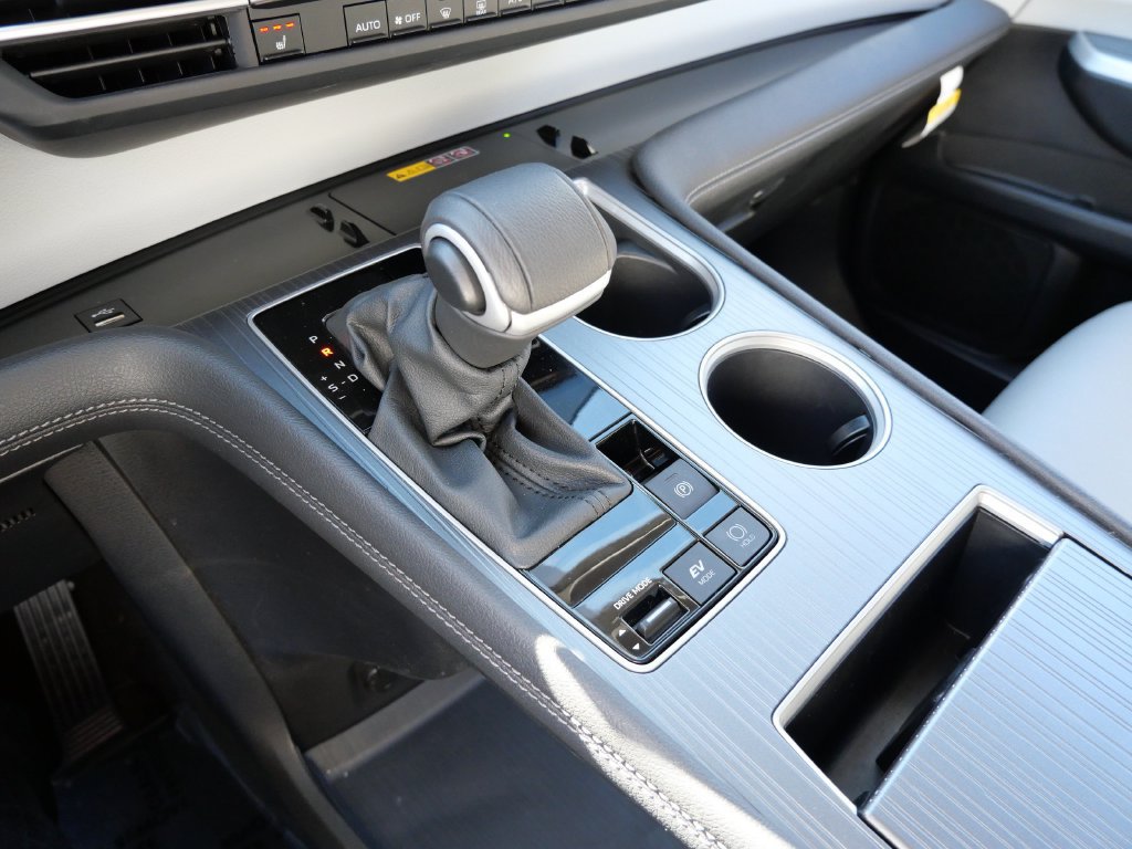Certified 2026 Toyota Sienna XLE FWD image 21