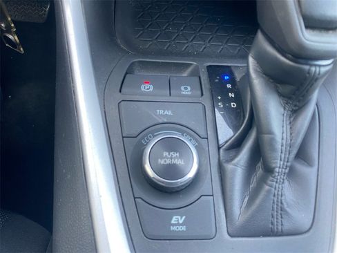 Used 2023 Toyota RAV4 LE image 24