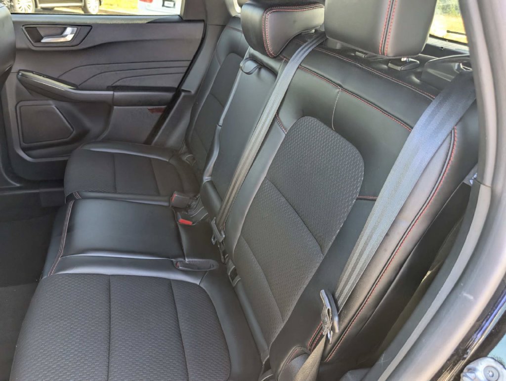 Used 2025 Ford Escape ST-Line Select AWD/4WD image 16