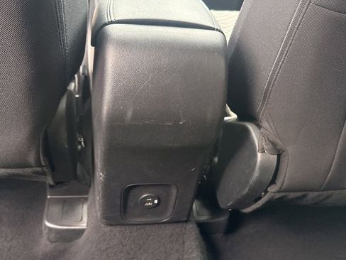 Used 2022 Ford Escape SE image 50