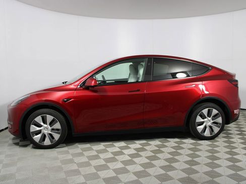 Used 2024 Tesla Model Y Long Range AWD/4WD image 31