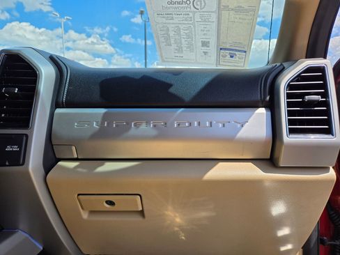 Used 2021 Ford F250 Lariat w/ Chrome Package image 44