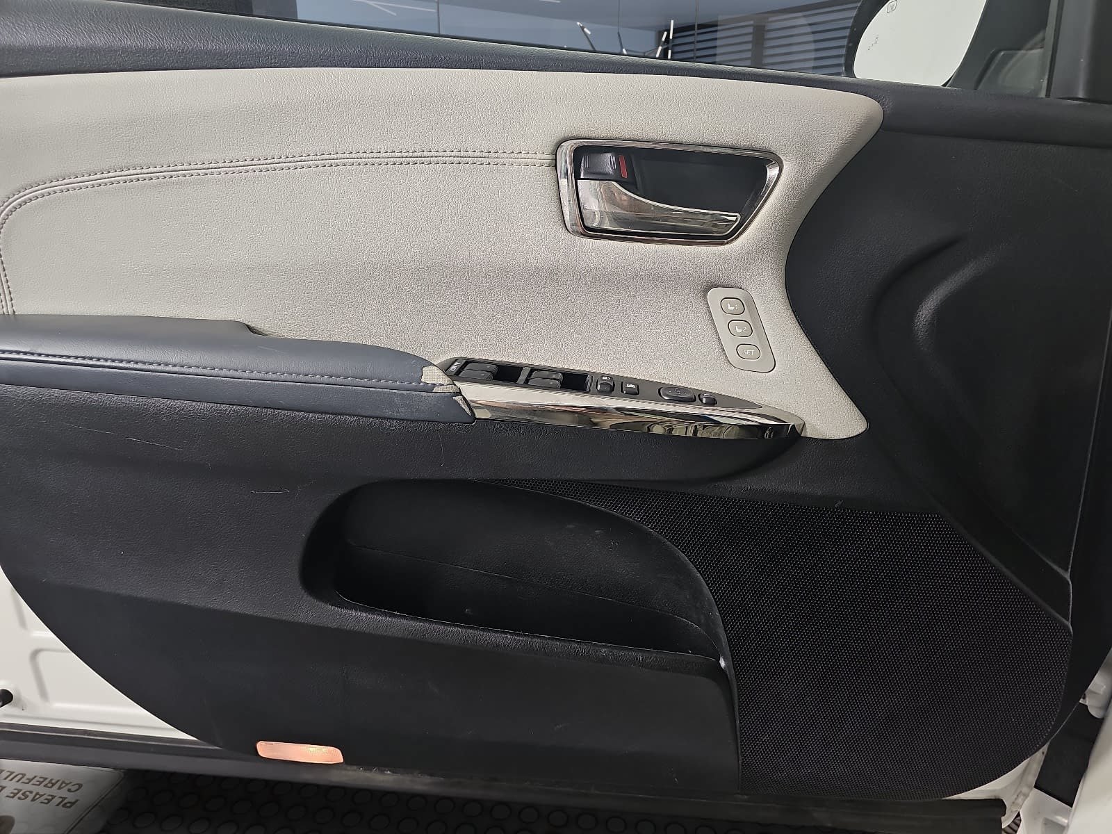 Used 2013 Toyota Avalon XLE Touring FWD image 22