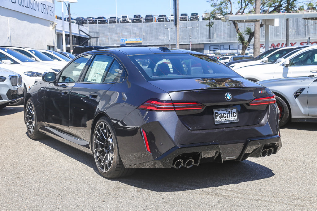 Used 2026 BMW M5 AWD/4WD image 4
