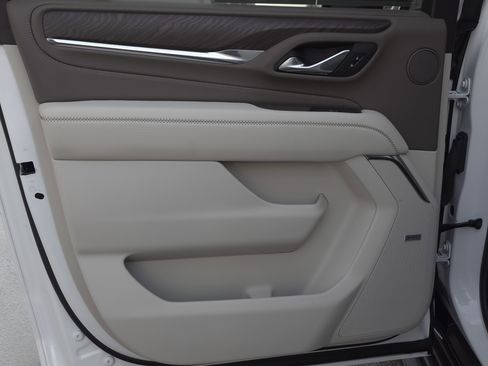 Used 2024 GMC Yukon XL Denali w/ Advanced Technology Package image 35