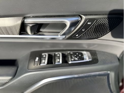 Used 2024 Kia Telluride SX w/ Towing Package image 17