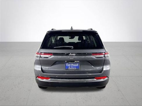 Certified 2023 Jeep Grand Cherokee Laredo X AWD/4WD image 8