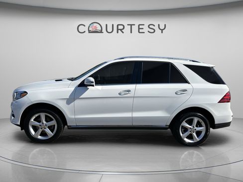 Used 2016 Mercedes-Benz GLE 350 4MATIC w/ Premium Package image 2