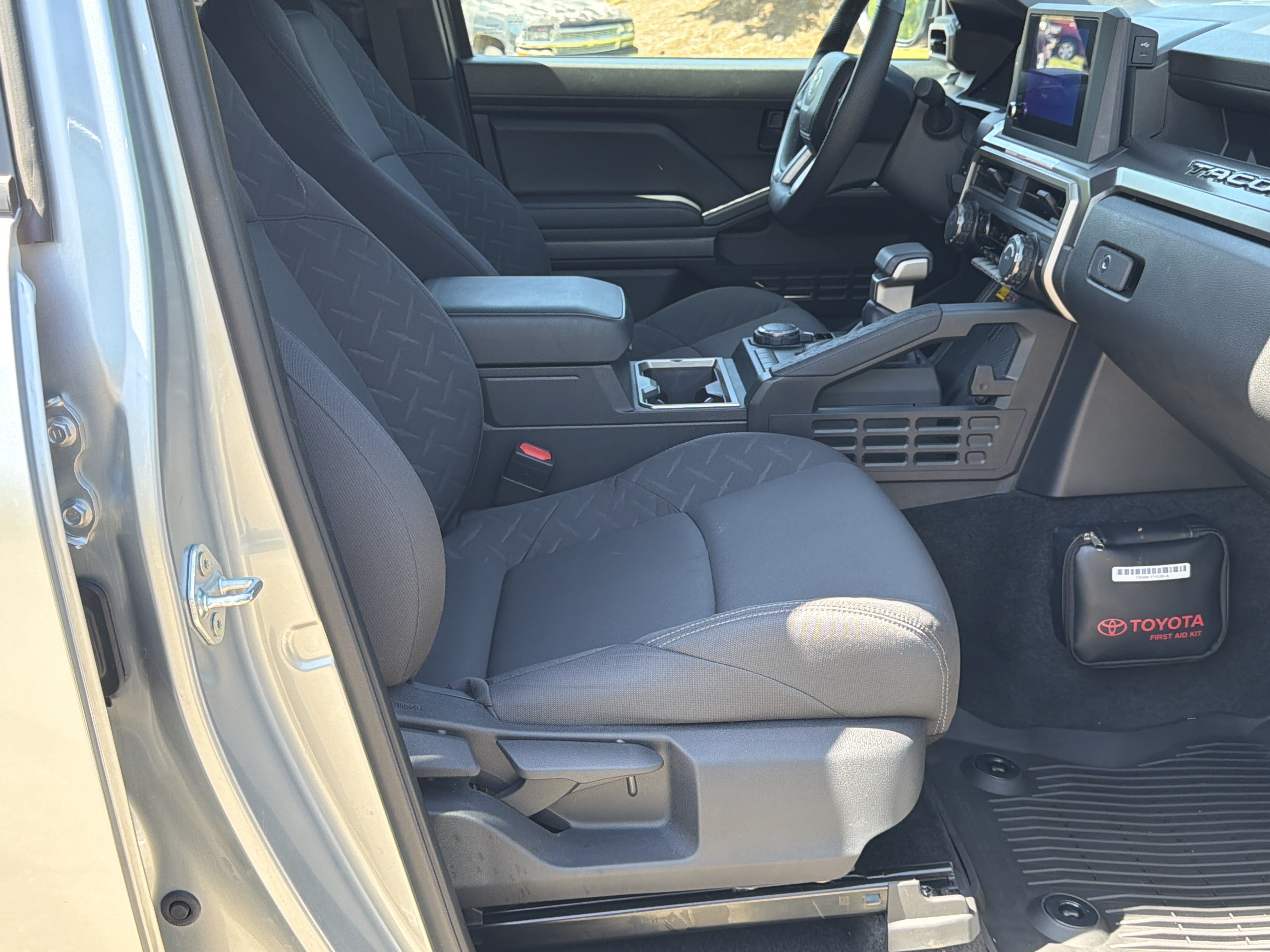 Used 2024 Toyota Tacoma SR5 AWD/4WD image 13