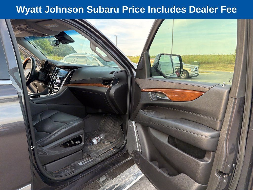 Used 2017 Cadillac Escalade ESV Premium Luxury AWD/4WD image 43