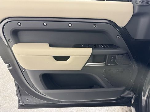 Used 2024 Land Rover Defender 110 X image 11