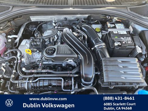 Certified 2025 Volkswagen Jetta SE w/ Sunroof Package FWD image 24
