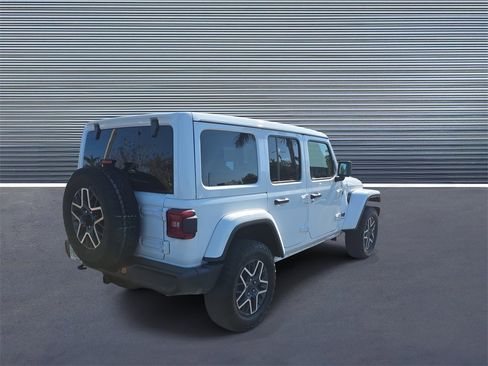 Used 2025 Jeep Wrangler Sahara w/ Safety Group image 3