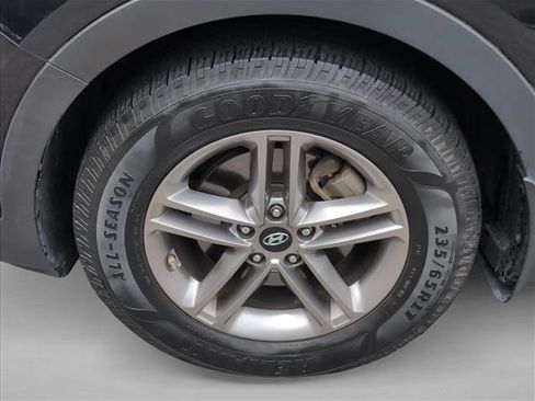Used 2017 Hyundai Santa Fe Sport FWD image 25