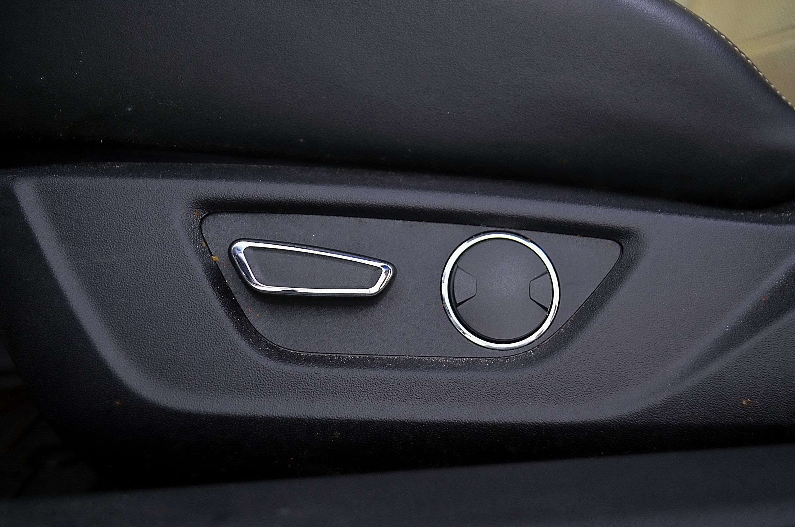Used 2015 Ford Mustang 50 Years RWD image 18