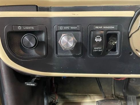 Used 1989 Ford Bronco Custom image 29