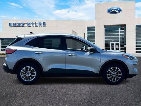 Used 2022 Ford Escape SE w/ Convenience Package FWD image 2