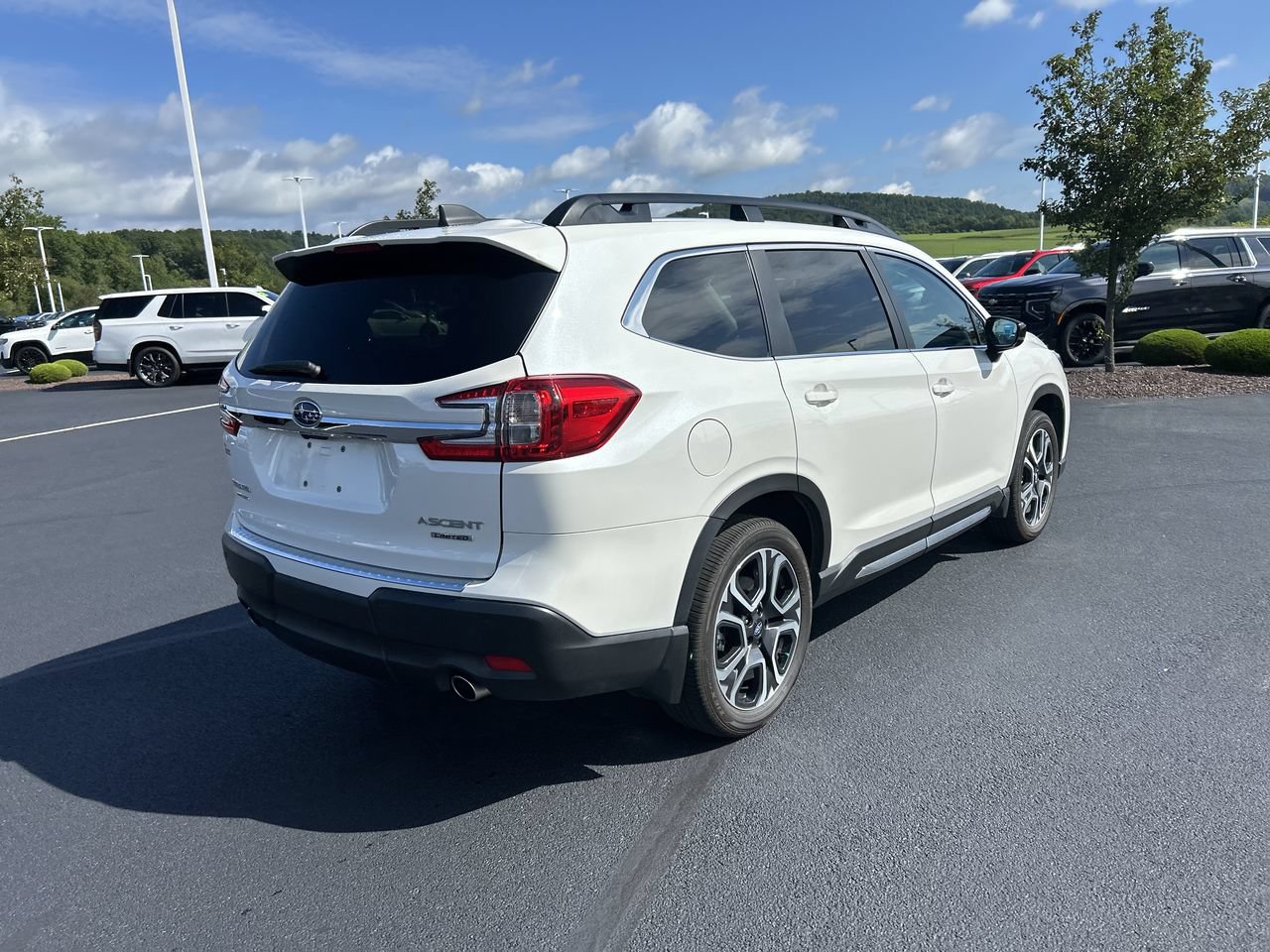 Used 2026 Subaru Ascent Limited AWD/4WD image 7