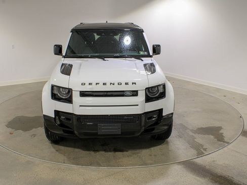 Used 2022 Land Rover Defender 110 X-Dynamic SE image 8
