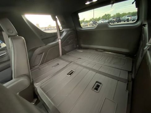 Used 2024 GMC Yukon Denali AWD/4WD image 16