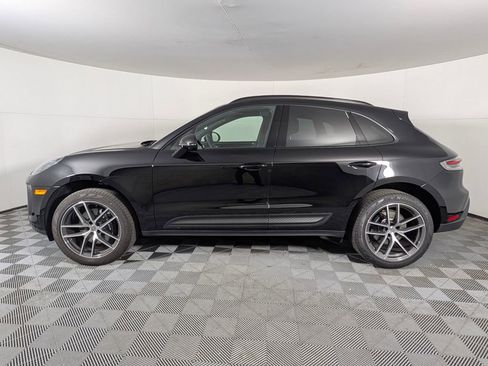 Certified 2025 Porsche Macan image 2