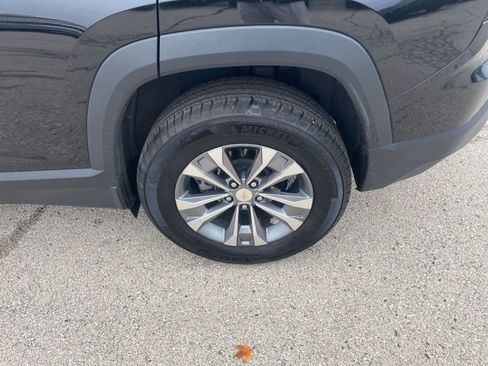 Used 2025 Chevrolet Equinox LT image 30