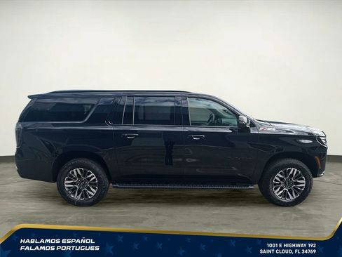 New 2026 Chevrolet Suburban Z71 w/ Comfort Package AWD/4WD image 7