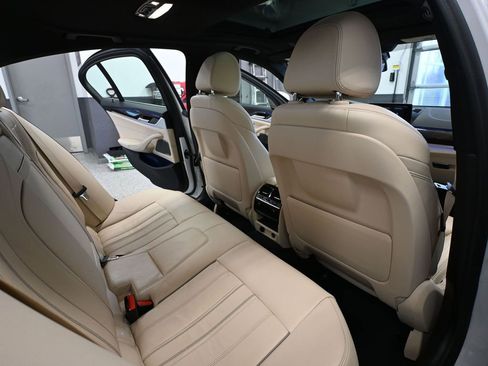 Used 2017 BMW 530i xDrive image 46