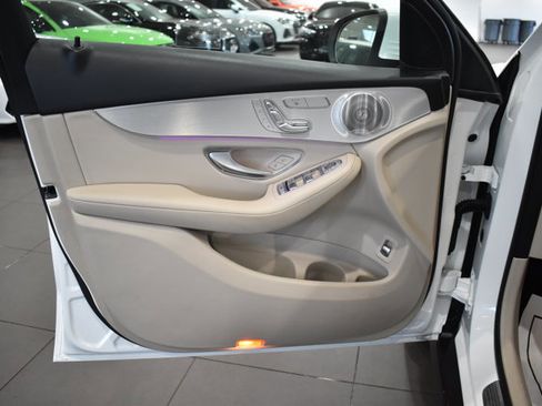 Used 2020 Mercedes-Benz GLC 300 4MATIC image 33