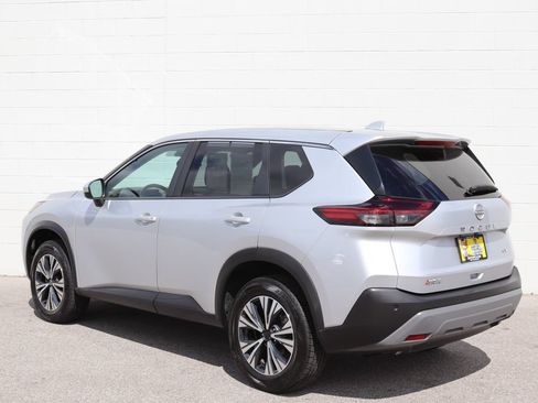 Used 2023 Nissan Rogue SV FWD image 11