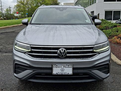 Used 2023 Volkswagen Tiguan SE w/ Panoramic Sunroof Package AWD/4WD image 2