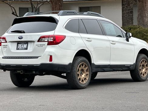 Used 2015 Subaru Outback 2.5i Premium image 4