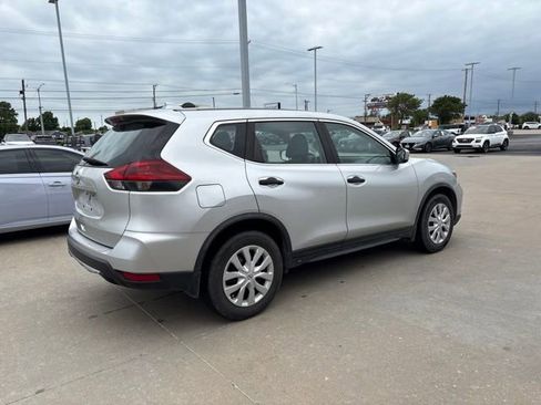 Certified 2018 Nissan Rogue S FWD image 3