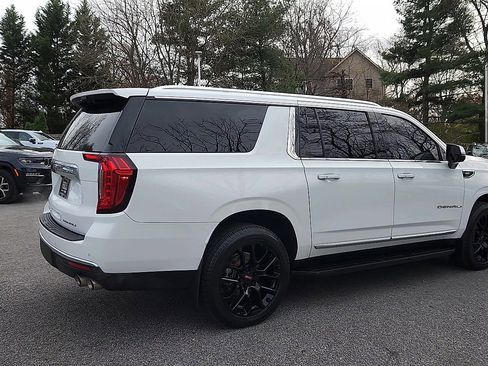 Certified 2022 GMC Yukon XL Denali image 8