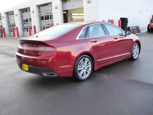 Used 2014 Lincoln MKZ image 7