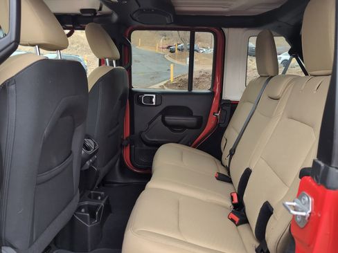 Used 2018 Jeep Wrangler Unlimited Sport S image 12