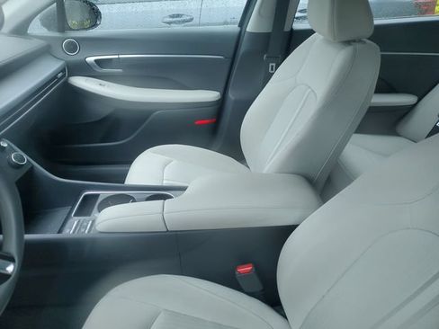 Used 2025 Hyundai Sonata SEL FWD image 9