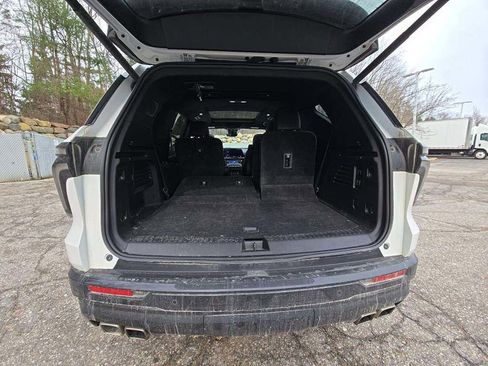 Used 2024 Chevrolet Traverse RS w/ LPO, Floor Liner Package image 5