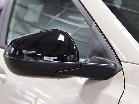 New 2026 Chevrolet Trax RS w/ Sunroof Package image 17