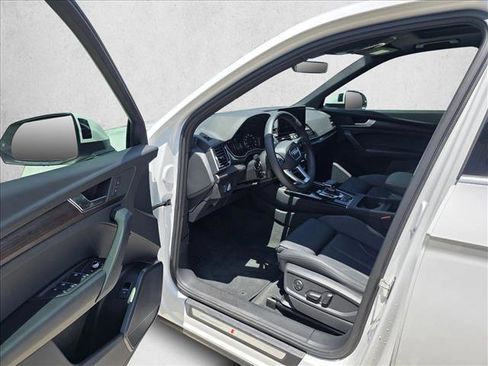 Used 2025 Audi Q5 2.0T Premium image 13