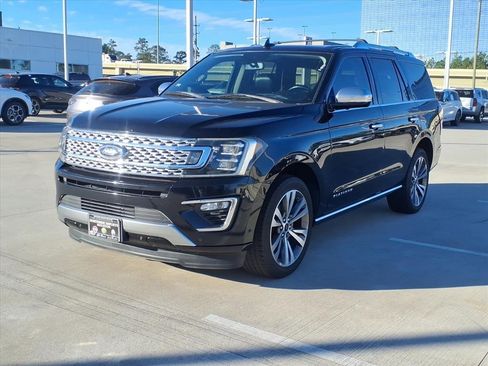 Used 2020 Ford Expedition Platinum image 2