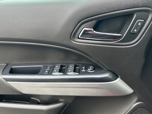 Used 2017 Chevrolet Colorado LT w/ LT Convenience Package image 11