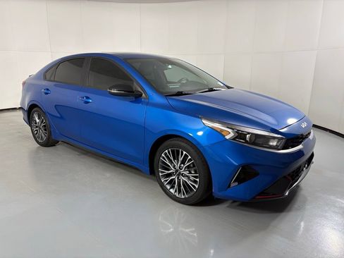 Used 2023 Kia Forte GT-Line w/ GT-Line Premium Package image 2