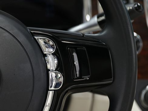 Used 2017 Rolls-Royce Ghost RWD image 31