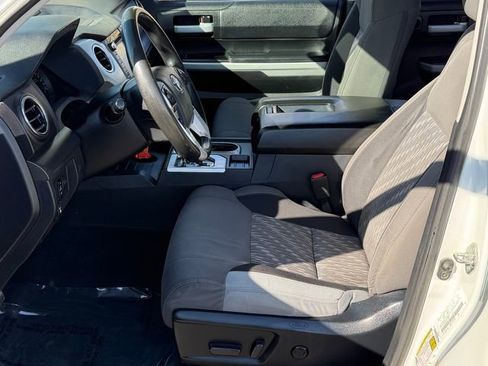 Used 2019 Toyota Tundra SR5 w/ SR5 Convenience Package image 21