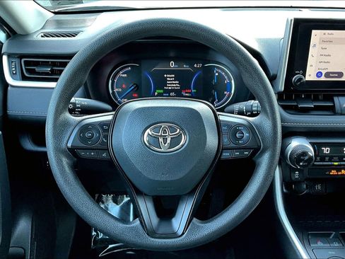 Used 2025 Toyota RAV4 XLE image 5