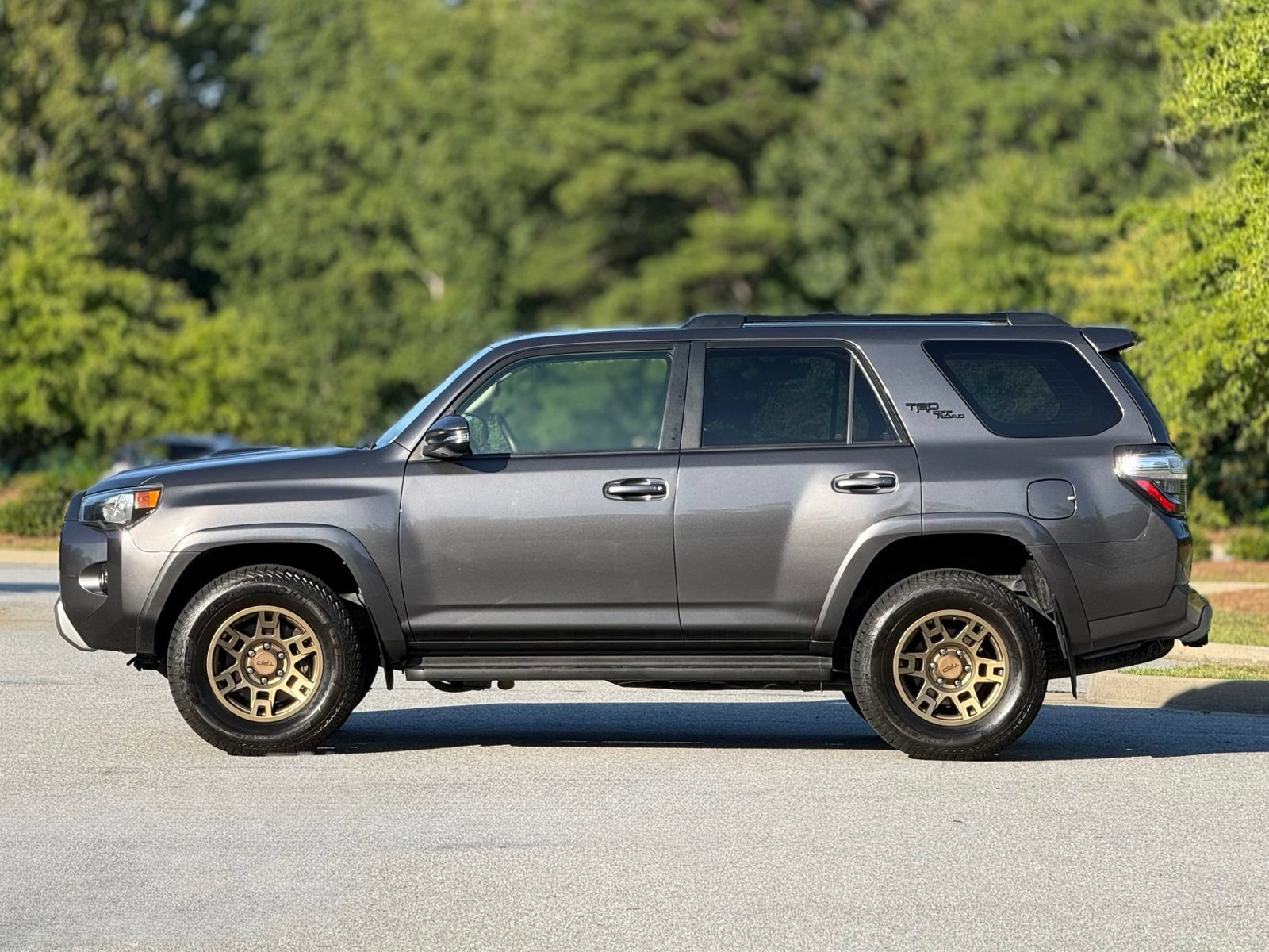 Used 2020 Toyota 4Runner TRD Off-Road Premium AWD/4WD image 9