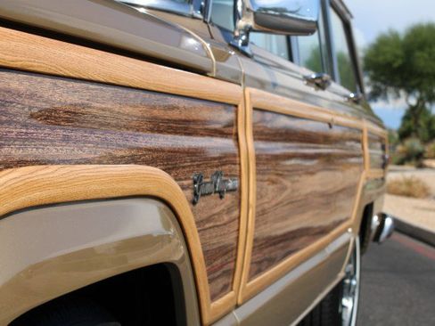 Used 1990 Jeep Grand Wagoneer image 41