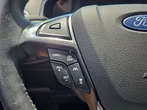 Used 2020 Ford Edge Titanium FWD image 23